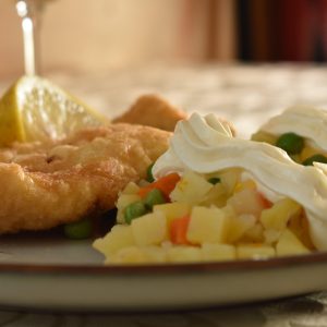 Filetes de Pescada Com Salada Russa Take Away O Alfaiate Vila Nova de Gaia